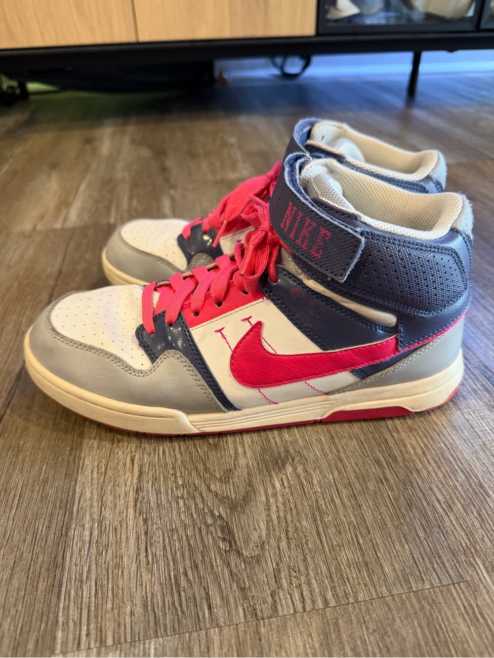 Nike Kids High-Top Sneakers in Pink, Navy, Gray, White
